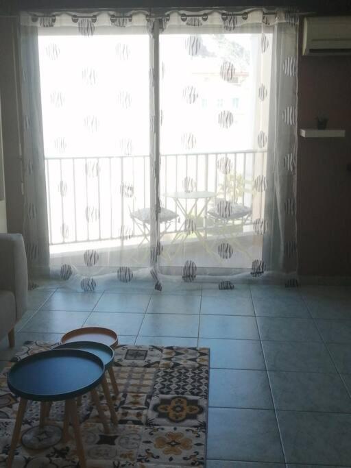 Appartement Joli Bord De Mer, Clim, Balcon, Parking Privé *