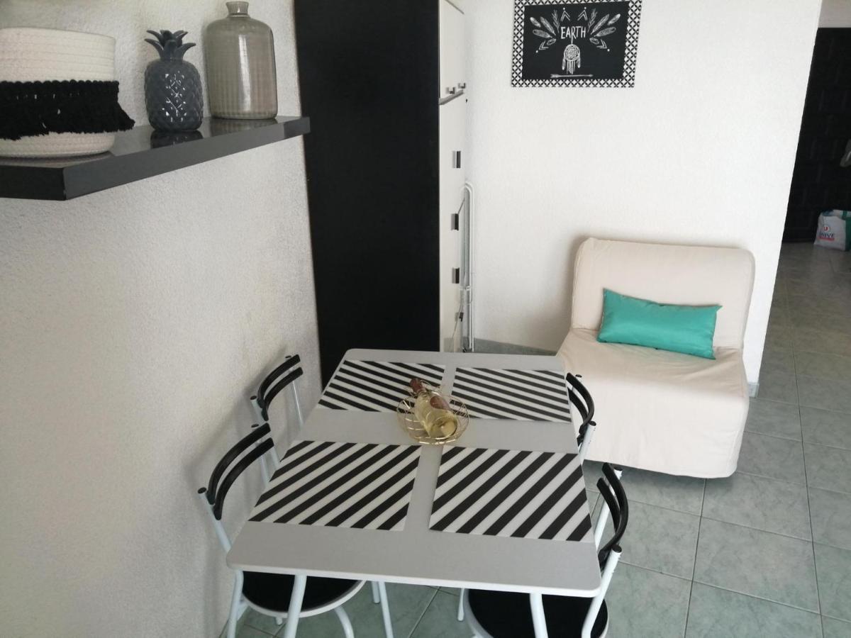 Joli Bord De Mer, Clim, Balcon, Parking Privé * Menton