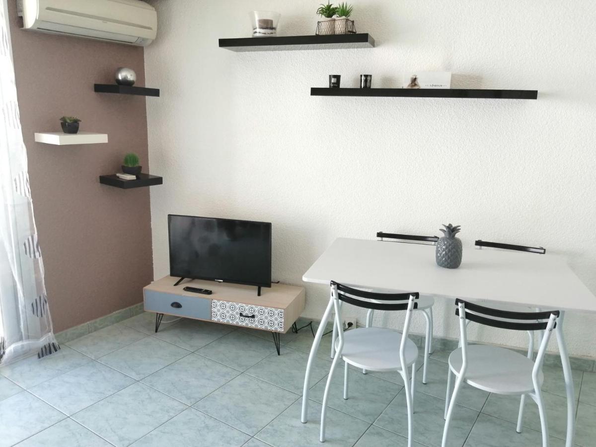 Joli Bord De Mer, Clim, Balcon, Parking Privé Menton